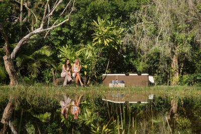 СПА-бассейн 180х180х65см "Amber Aero Plus", квадратный,  гидромассаж, аэромассаж.(4 коробки A.B.C.D)